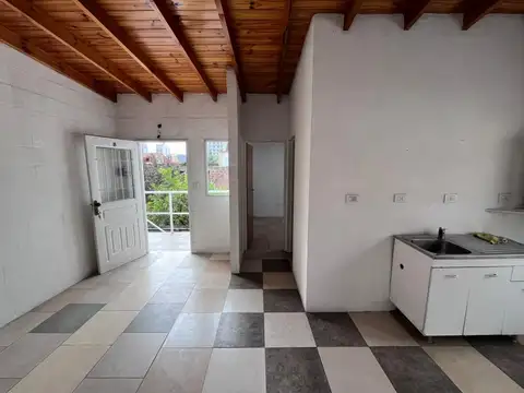 Depto Tipo Casa en Alquiler de 2 ambientes