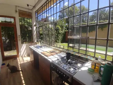 Casa en Venta con 2 cocheras