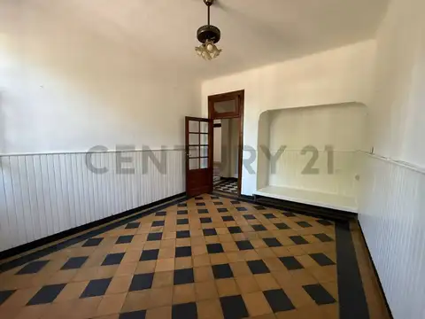 Casa 4 ambientes con 1 baño