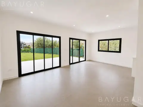 Casa en Venta en Pilar del Este - San Ramón, USD 160.000