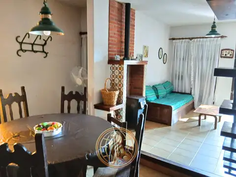 Depto Tipo Casa 4 ambientes con 2 baños