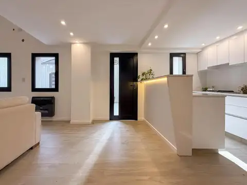 Depto Tipo Casa en Venta de 5 ambientes