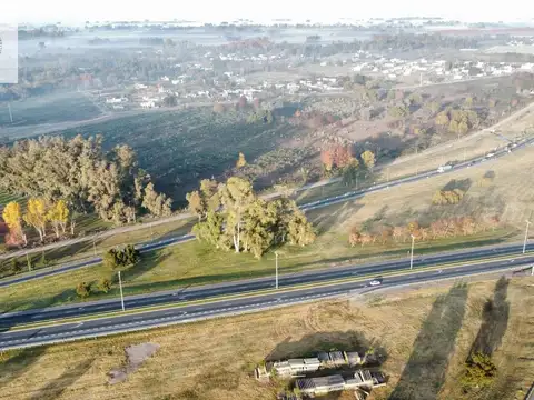 Colectora sur acceso oeste al 3800