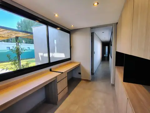 Casa en venta 315m2 a estrenar -tres habitaciones-piscina- barrio privado en Luján de Cuyo.