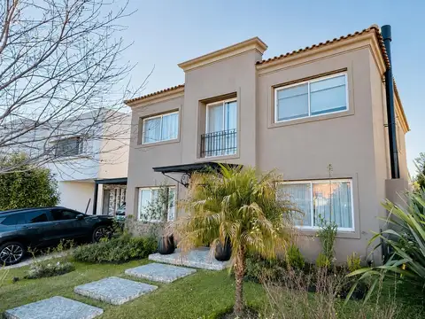 Venta Impecable Casa de 4 dormitorios   family   dependencia en Nordelta, Barrio Tipas