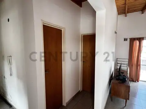 124 y 47 700, Piso 0