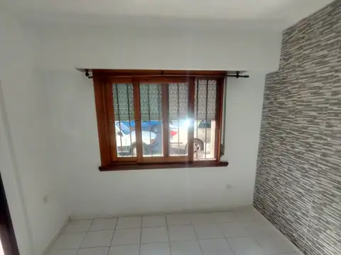 Depto Tipo Casa en Alquiler de 3 ambientes