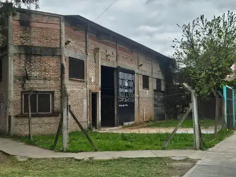 ALQUILER COMERCIAL EN IMPORTANTE ESQUINA. RUTA 26.