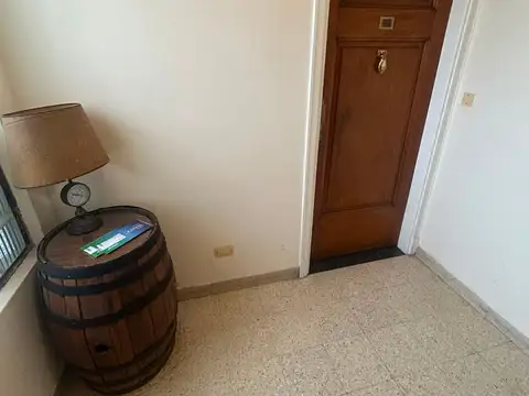 PH 2 AMBIENTES 1° PISO POR ESCALERA CON PATIO