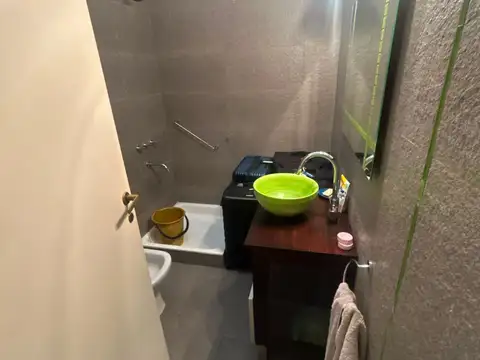 PH 2 AMBIENTES 1° PISO POR ESCALERA CON PATIO