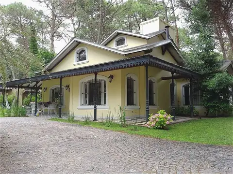 Casa en Venta en Carilo, USD 299.000