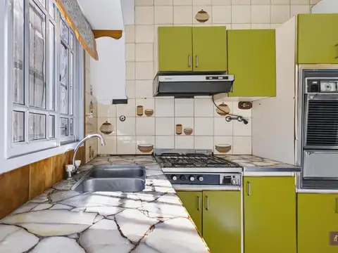 Casa en Venta con 3 cocheras