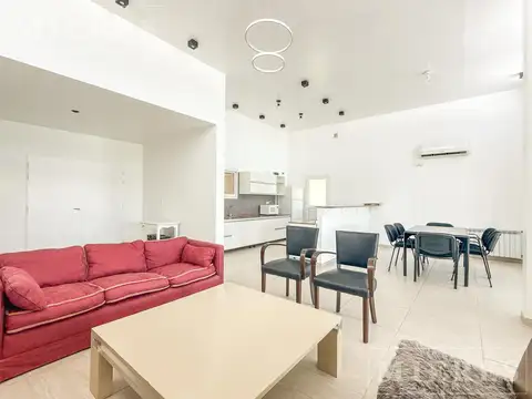 Casa en Alquiler Temporal con 1 cochera