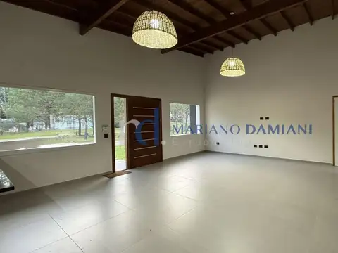 Casa 4 ambientes con 3 baños
