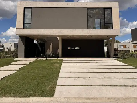 Casa en venta, La Calesa Pilara