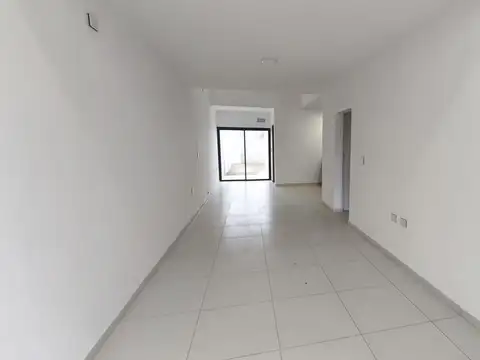 Casa 3 ambientes con 2 baños