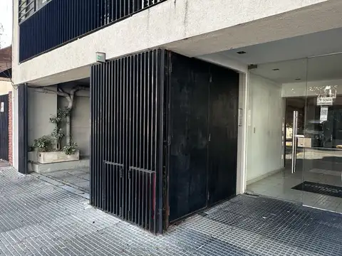 OPORTUNIDAD  Villa Luro: Venta de cochera cubierta con portón automático - FINANCIACION