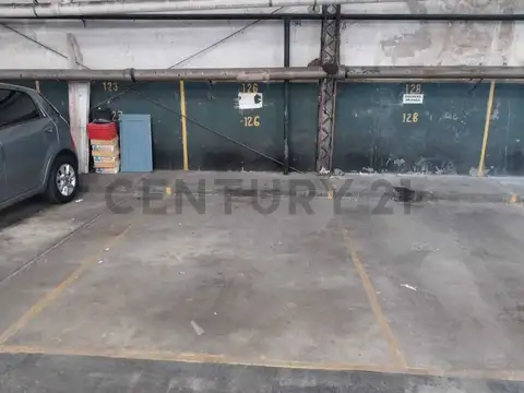 VENTA COCHERA CUBIERTA MONSERRAT - EXCELENTE UBICACION