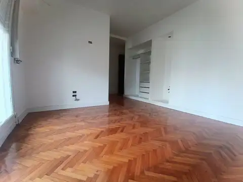 EDIFICIO EN ALQUILER 93 habitaciones y Restaurant