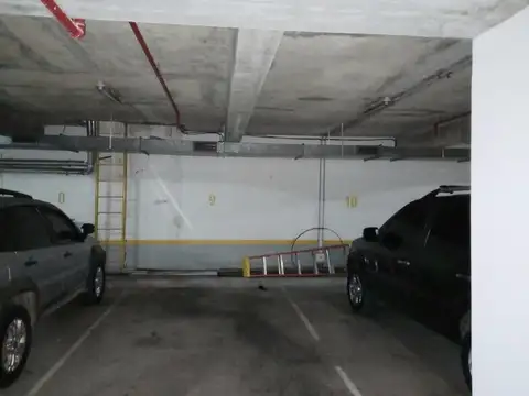 Alquiler Cochera  en Monserrat