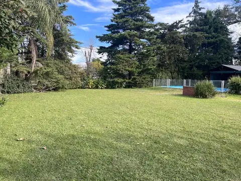 Casa en Venta con 4 cocheras