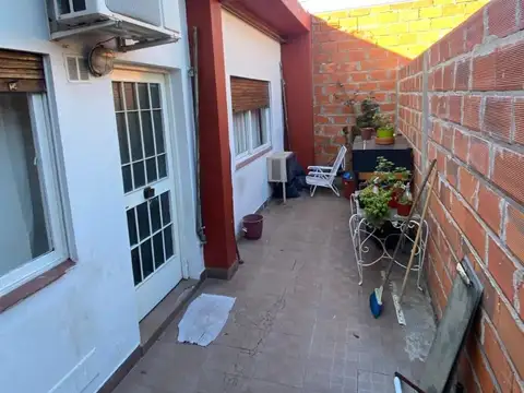 VENTA PH, EXCELENTE UBICACION, ZONA LANUSITA.