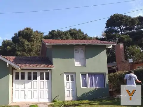 Mons e/ Avenida Sáenz Peña y Saavedra