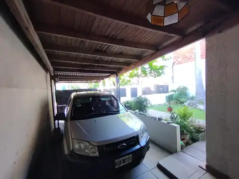 Casa en Venta en Castelar Sur, USD 98.000