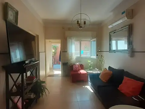 Castelli 600, Piso 1