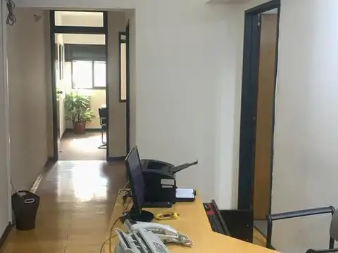 Oficina 3 ambientes con 1 baño
