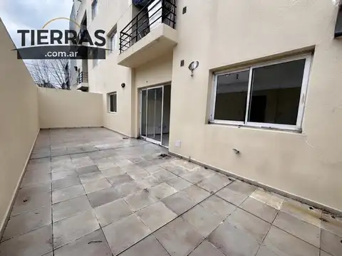 Lorenzo López 1000, Piso PB