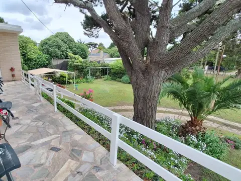 Casa en Venta con 4 cocheras