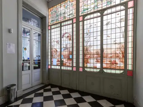 Oficina 13 ambientes con 2 baños