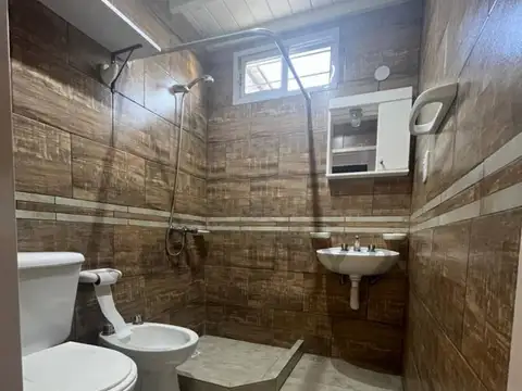 Casa 4 ambientes con 1 baño