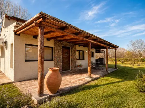 Finca con Complejo Turistico / Cabañas en venta en Tunuyan Mendoza