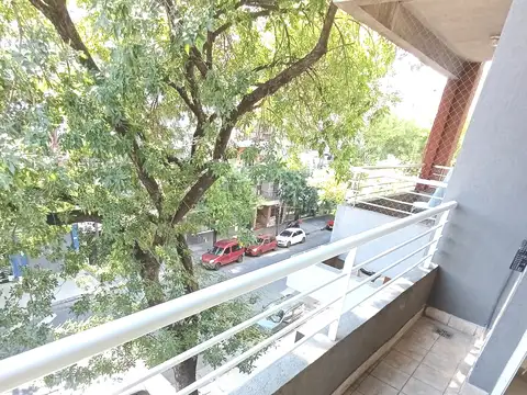 1Amb.Frente Amplio-Balcon-Cocina Integrada-Muebles-Gas Natural*Placard*AAcond*Baño completo grande