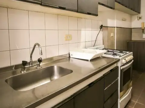 Poeta Leopardi 100, Piso 8