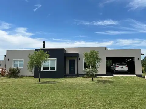 CASA EN VENTA  BARRIO LA CAÑADA MONTE SIN EXPENSAS