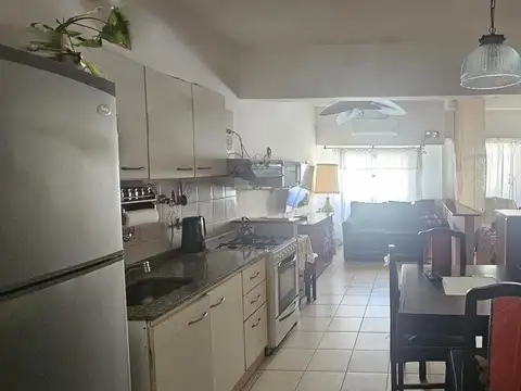 Gregorio de Laferrere al 2400