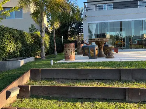 Casa en Venta en El Cantón - Barrio Islas, USD 550.000