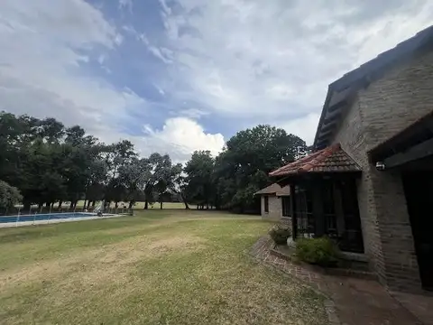Casa 7 ambientes con 4 baños