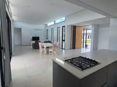 Casa en Venta en La Alameda, USD 238.000
