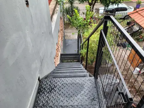 Hector Guidi 1300, Piso 1
