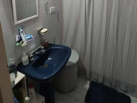 MUY BUENA CASA 3 AMB C/GARAGE, FONDO LIBRE Y DEPTO 2 AMB!