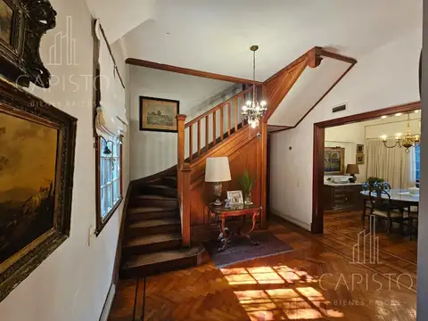 Casa en Venta con 6 cocheras