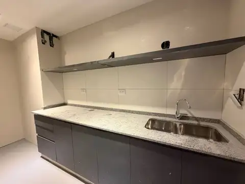 Galpon en Alquiler en Godoy Cruz, USD 8.000