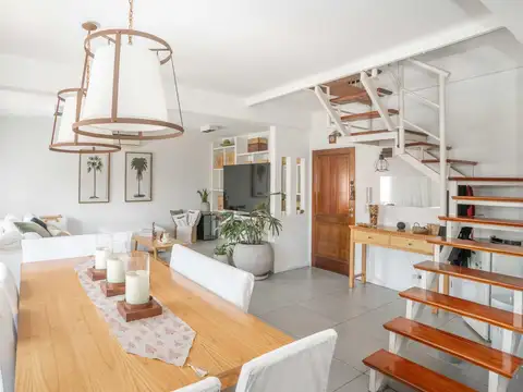 Depto Tipo Casa 4 ambientes con 2 baños