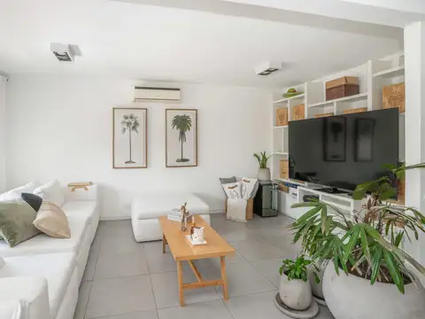 Teniente General Lonardi  al 600