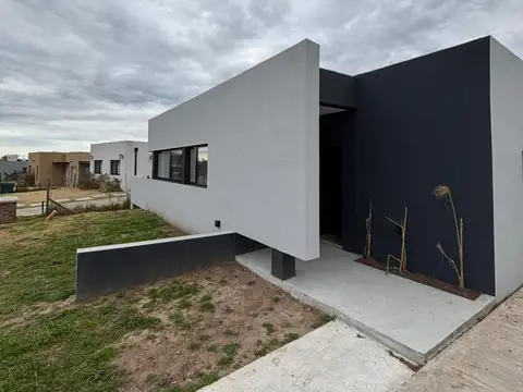 Casa en venta en area 13 San Sebastian