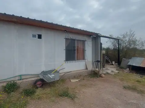 Casa 4 ambientes con 1 baño